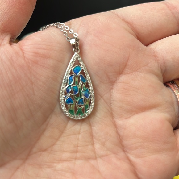 💙💚Stunning Colorful Teardrop Necklace💙💚 - Picture 2 of 3